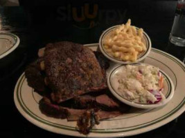 Russell's Smokehouse food