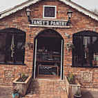 Tansy's Pantry outside