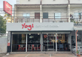 Yogi Café Hot Chicken outside