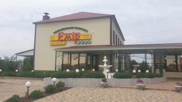 Ресторанно готельний комплекс Емір outside