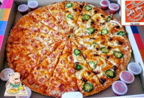 Charlie´s Pizza Tejaro food