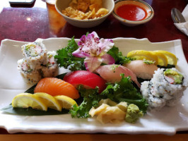 Komaqi Sushi Chinese Food food