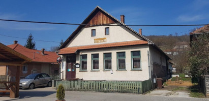 Jósva Pub outside