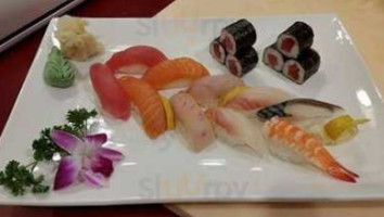 Minzu Sushi inside