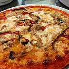 Pizza In Trastevere food