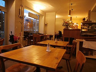 Cafe du Bonheur
