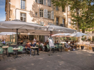 Cafe du Palais