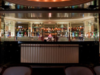 The Commodore Bar Restaurant