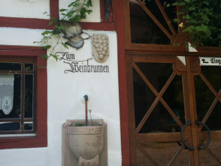 Zum Weinbrunnen