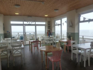 Barnacles Beach Cafe