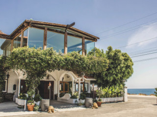 Calamigos Beach Club Lounge