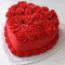 Tort w kształcie serca z czerwonego aksamitu