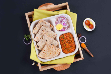 Kurczak Kheema, Chapati Lunchbox Z Gulab Jamun (2 Szt.) Combo
