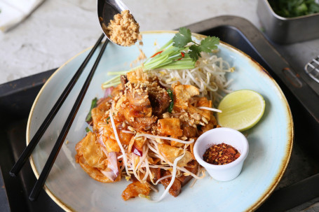 Crispy Wonton Pad Thai with Crispy Pork