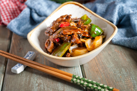 Stir-Fried Beef qīng chǎo niú ròu