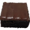 Ręcznie zdobione kwadratowe ciasto czekoladowe z krówkami, 6 oz.